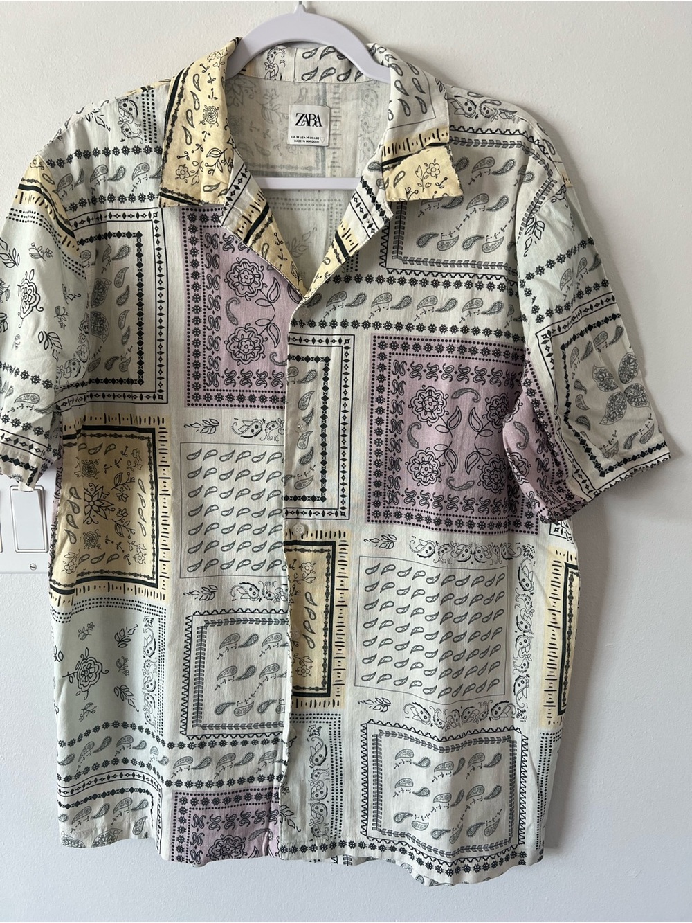 Zara Short-Sleeve Patchwork Paisley Shirt in Cream & Lavender Mens Medium M